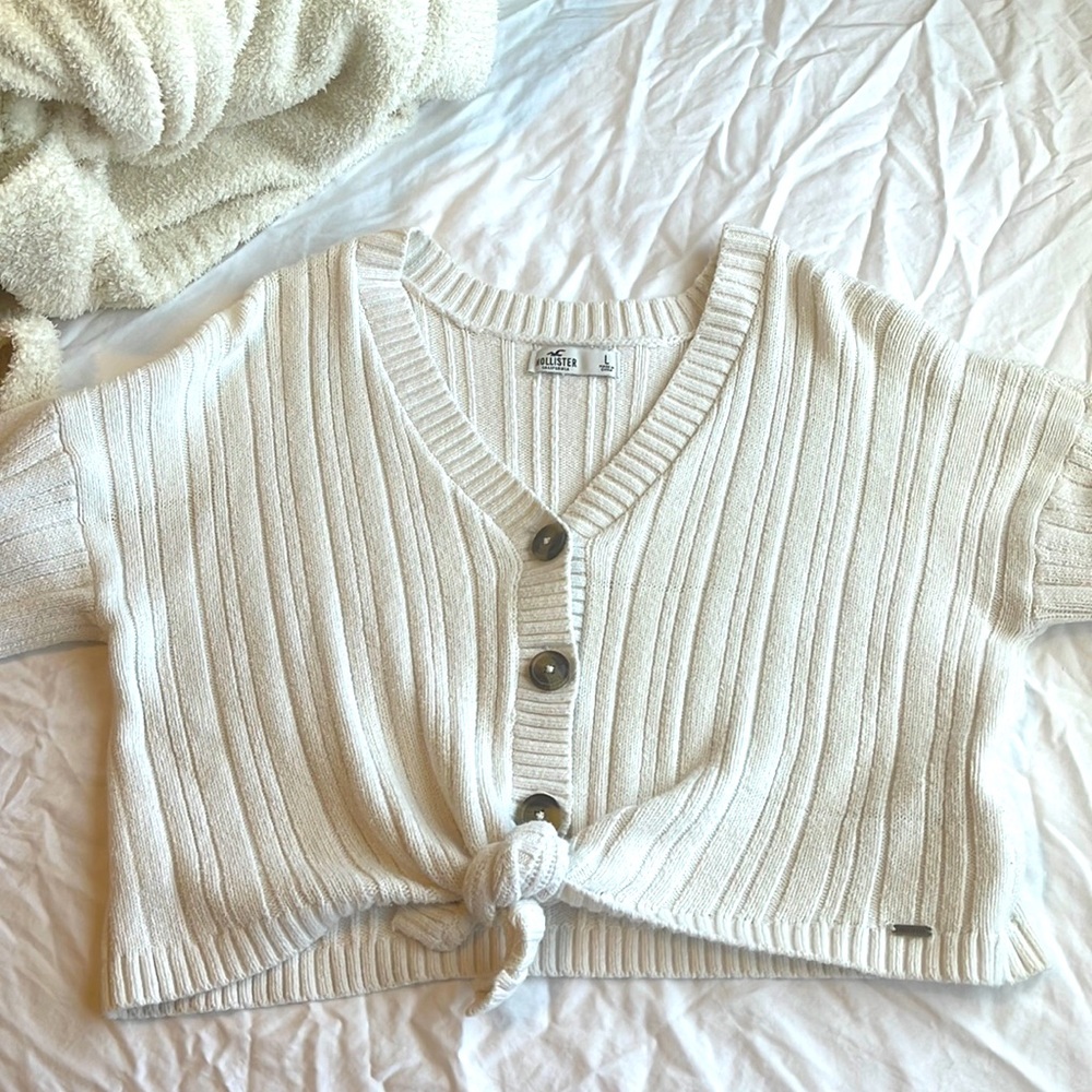 white hollister cropped sweater size L